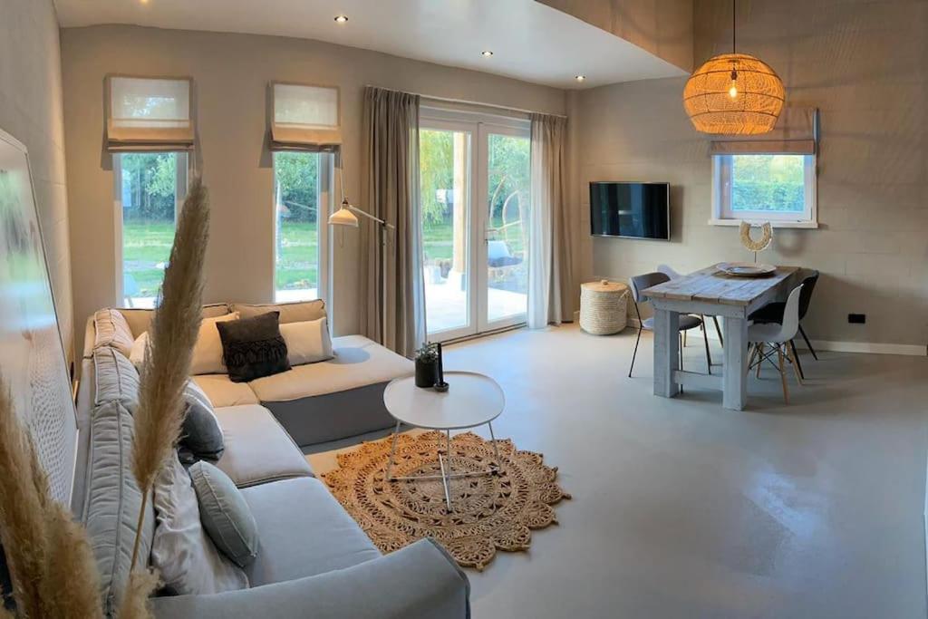 Stijlvol Met Veranda! Tuynloodz A Beers (North Brabant)